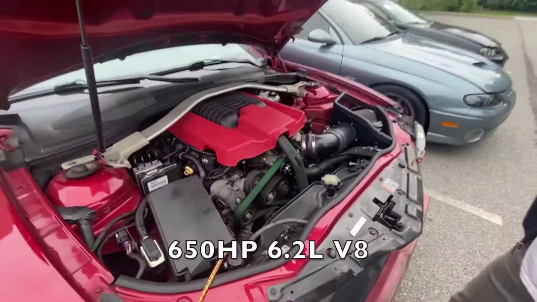 Tesla Model S motore V8