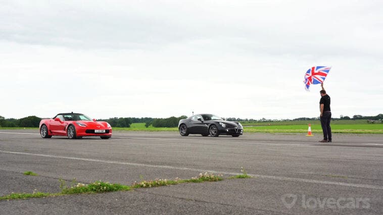 Alfa Romeo 8C Competizione vs Chevrolet Corvette C7 drag race