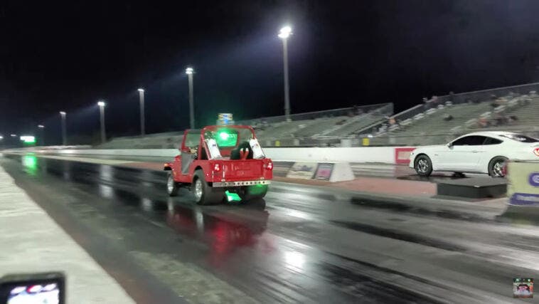 Jeep CJ-5 vs Ford Mustang GT S550 drag race