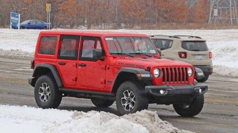 Jeep Wrangler Unlimited Rubicon mezze porte foto spia