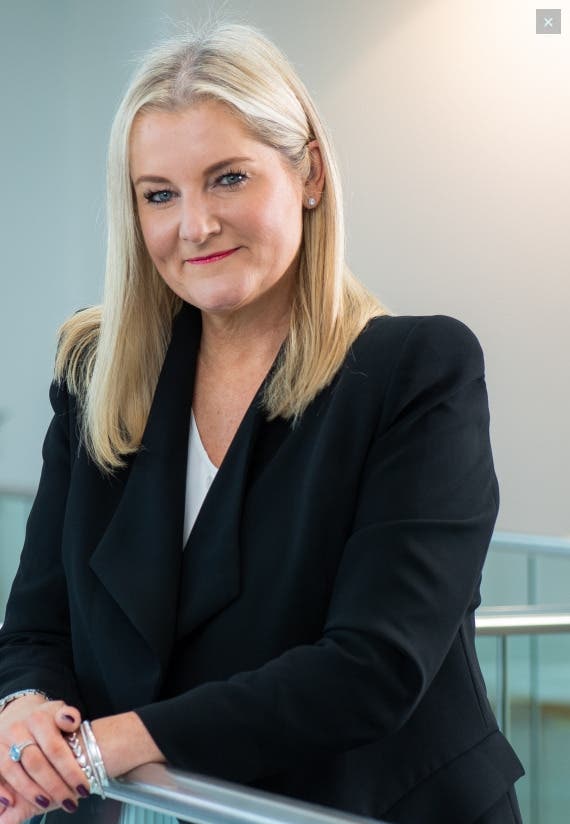 Julie David amministratore delegato Peugeot UK