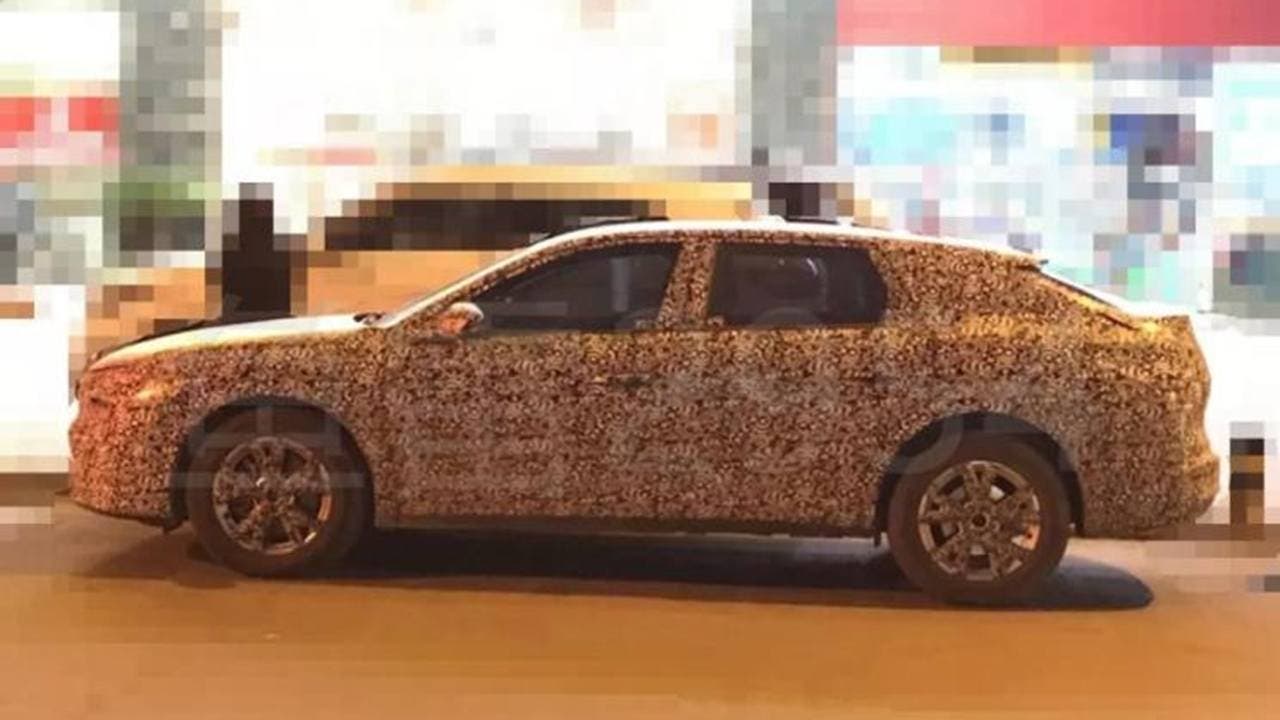 Nuova Citroën C5 foto spia Cina