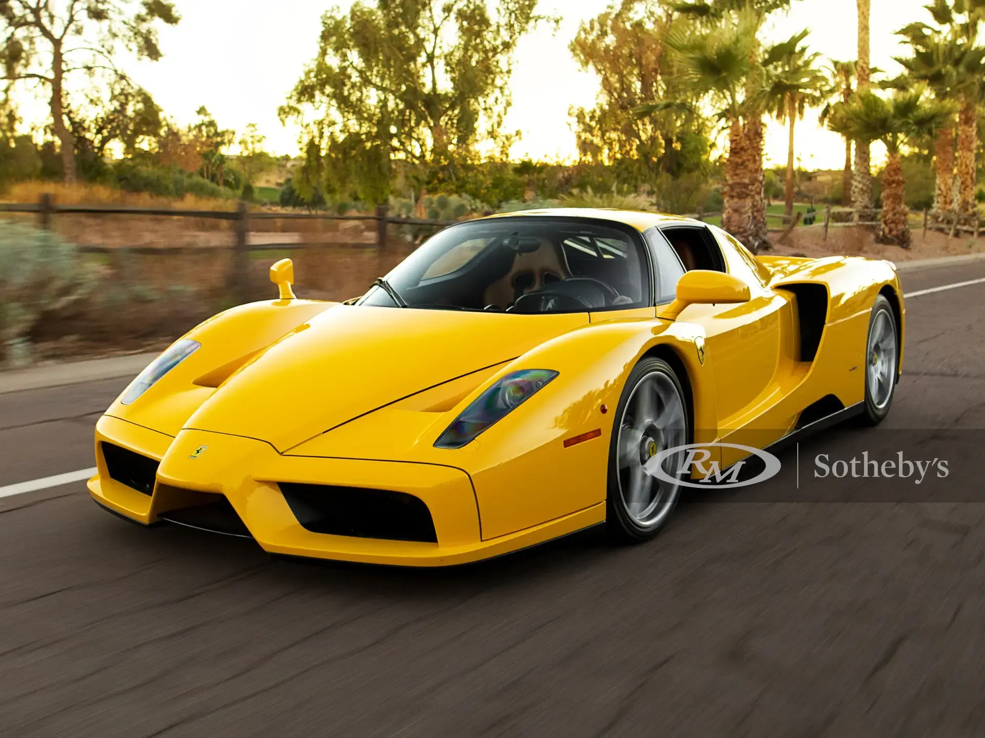 Una splendida Ferrari Enzo in Giallo Modena con poco più di 18mila