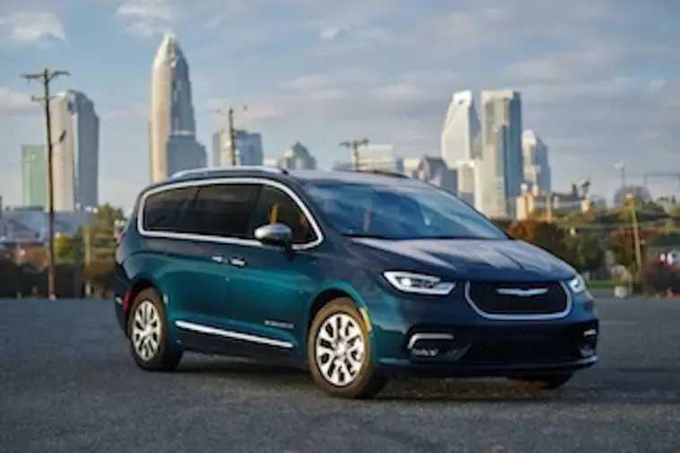 Chrysler Pacifica 2021 Fathom Blue