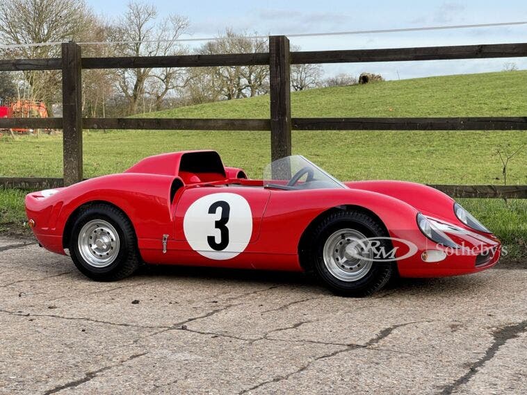 Ferrari 330 P2 Junior De La Chapelle asta