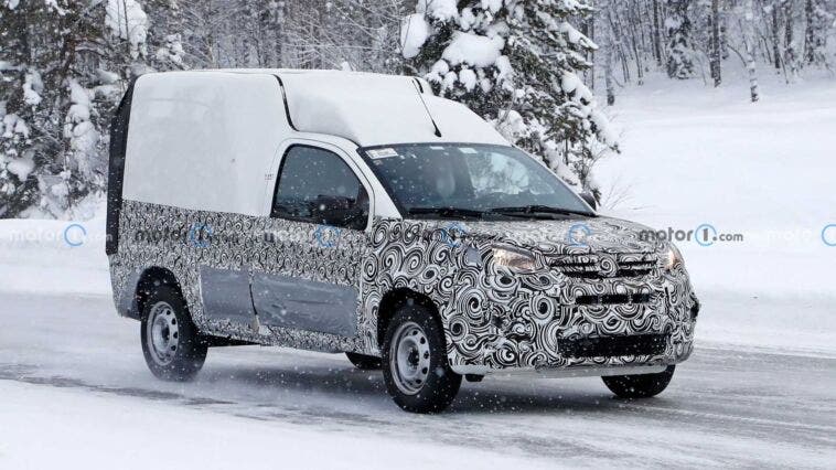 Nuovo Fiat Fiorino prototipo foto spia