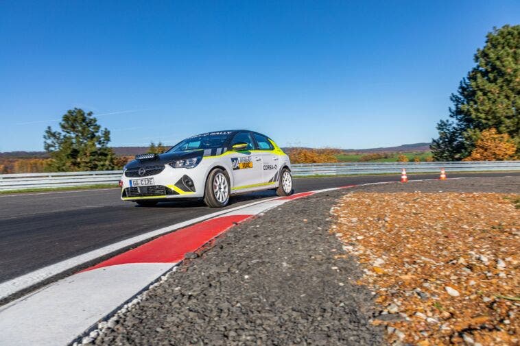 Opel Corsa-e Rally pronta