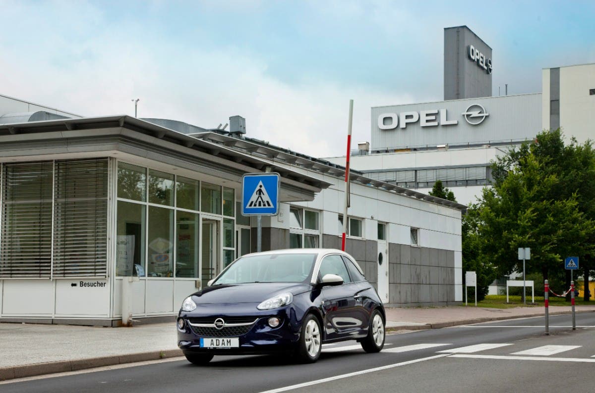Opel festeggia 30 anni a Eisenach - ClubAlfa.it