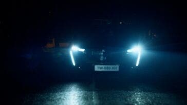 Peugeot 308 2022 nuovo logo foto