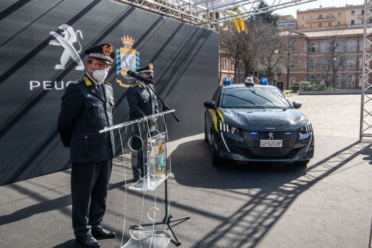 Peugeot e-208 Guardia di Finanza