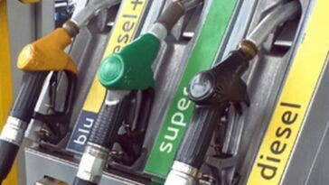 Caro-carburanti accende l’inflazione