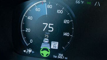 Cruise control adattivo