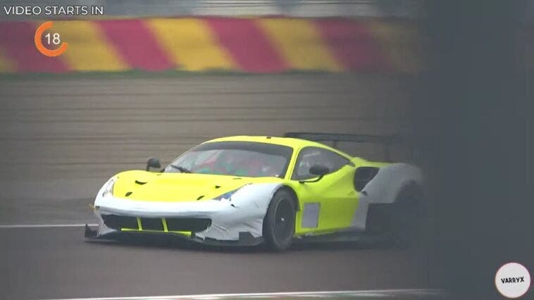 Ferrari 488 GTE pista bagnata