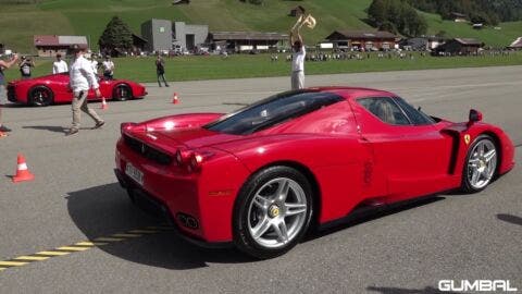 Ferrari Enzo vs LaFerrari drag race