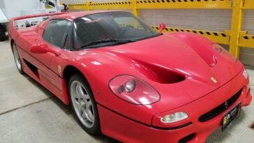 Ferrari F50 1996 rubata