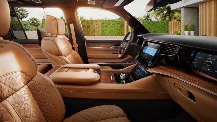 Jeep Grand Wagoneer Obsidian 2022 tira fuori il lato più oscuro del SUV - ClubAlfa.it