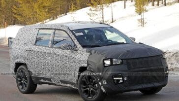 Jeep SUV a sette posti prototipo foto spia