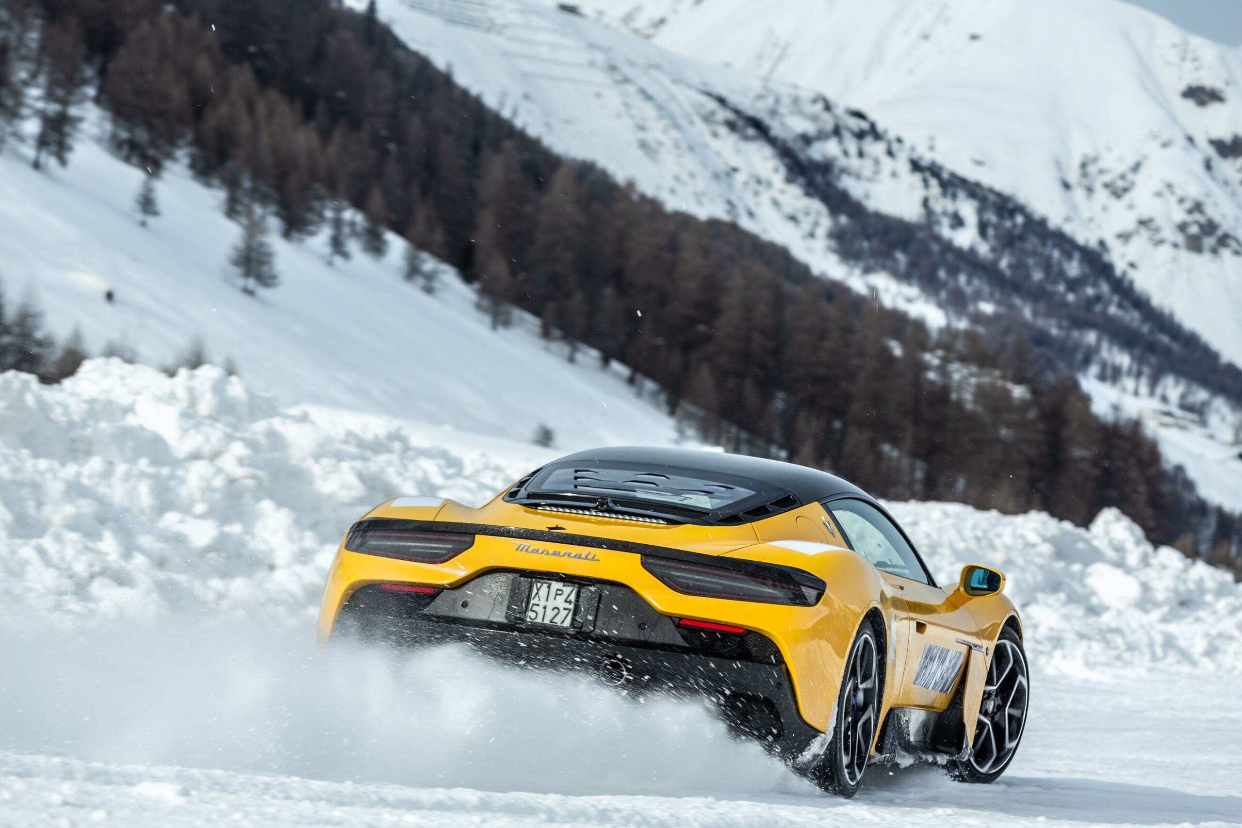 Maserati MC20 test neve
