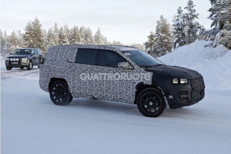 Nuova Jeep Grand Compass Scandinavia foto spia