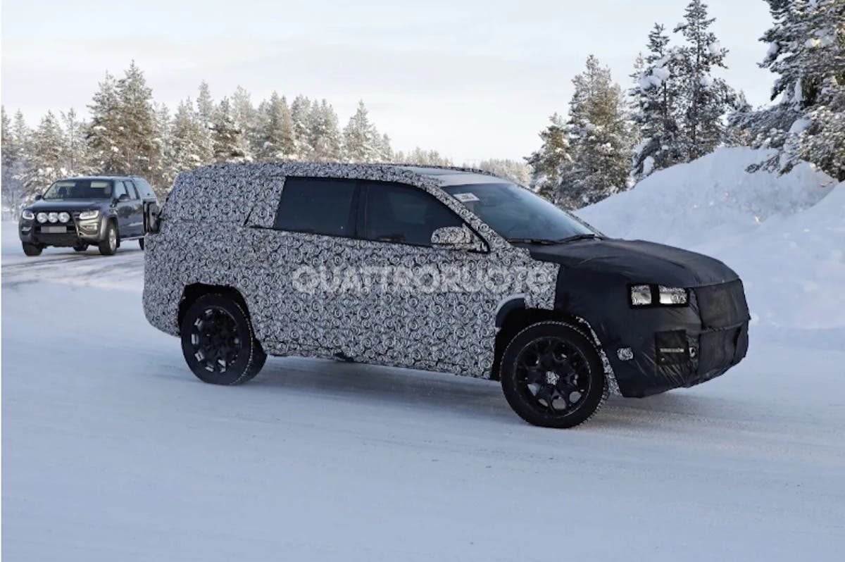 Nuova Jeep Grand Compass Scandinavia foto spia