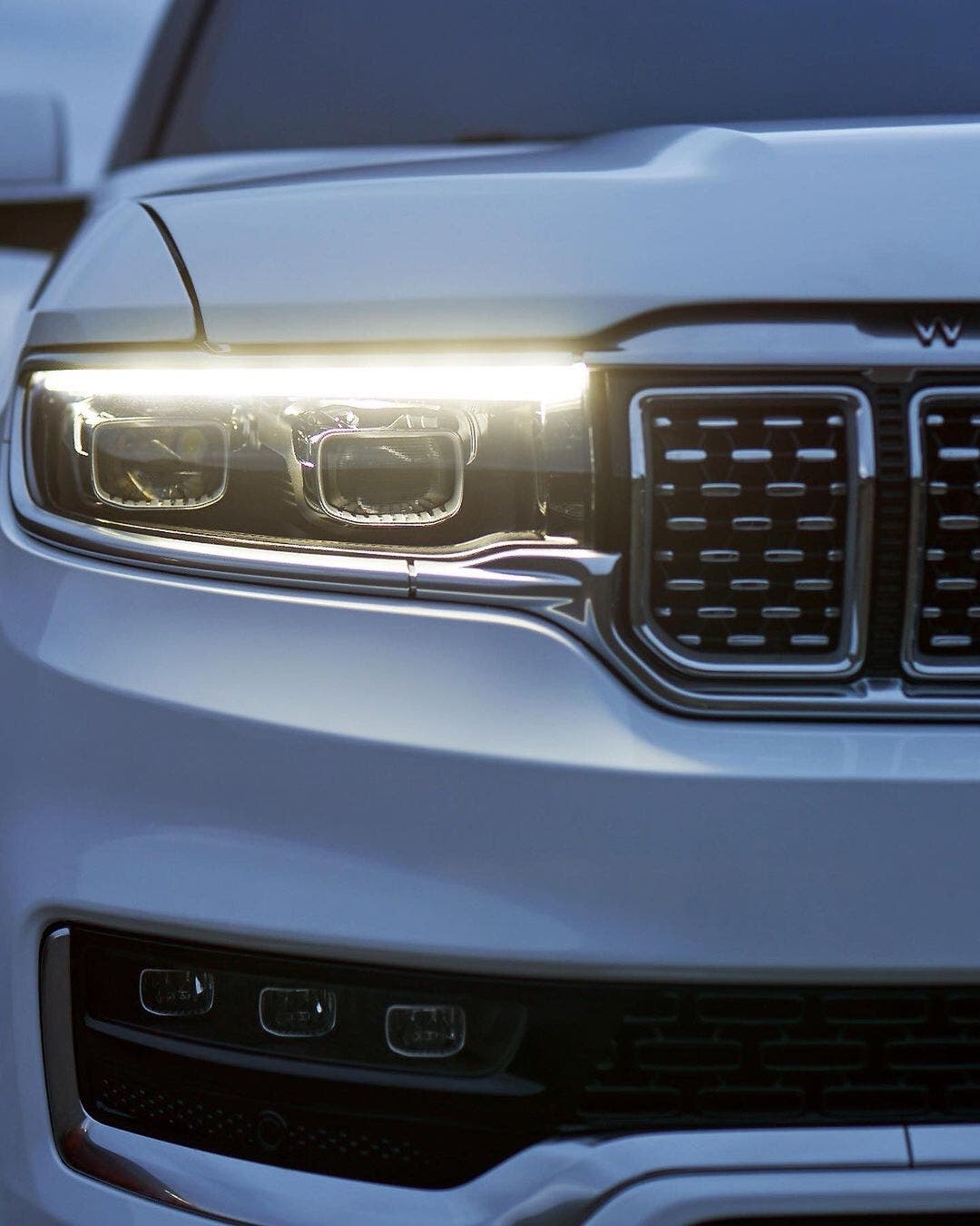 Nuovo Jeep Grand Wagoneer quattro teaser