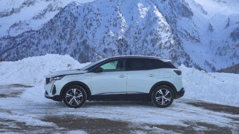 Nuovo Peugeot 3008 Hybrid