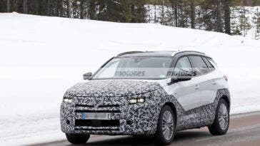 Opel Grandland 2022 foto spia test invernali
