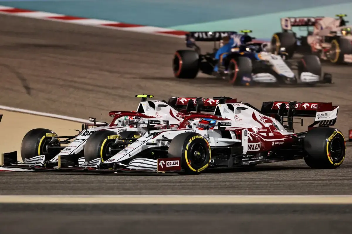 Antonio Giovinazzi e Kimi Raikkonen