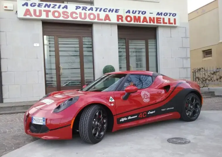 Alfa Romeo 4C scuola guida