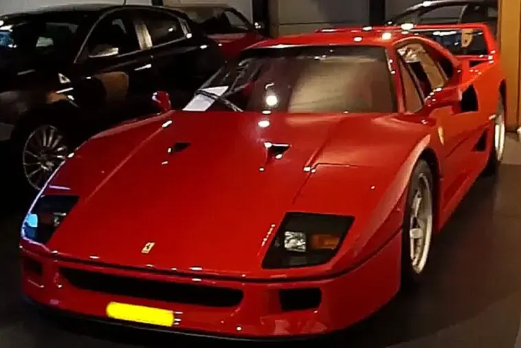 Ferrari F40 Rossa Anteriore Pink Floyd