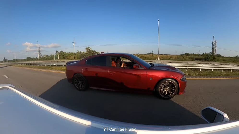 Dodge Charger SRT Hellcat 1000 CV vs Chevrolet Camaro SS 800 CV drag race