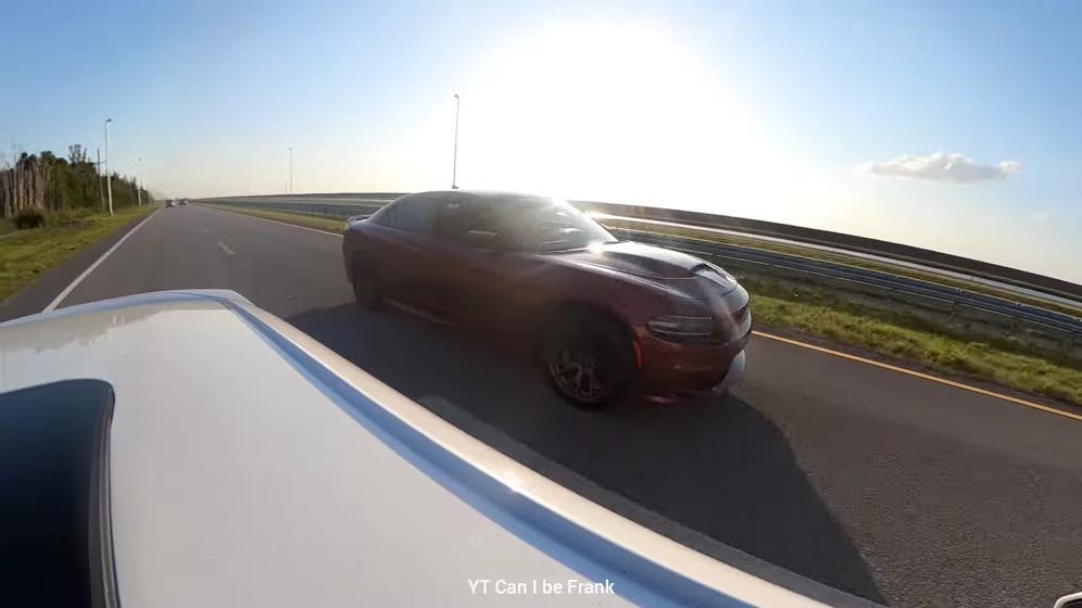 Dodge Charger SRT Hellcat 1000 CV vs Chevrolet Camaro SS 800 CV drag race