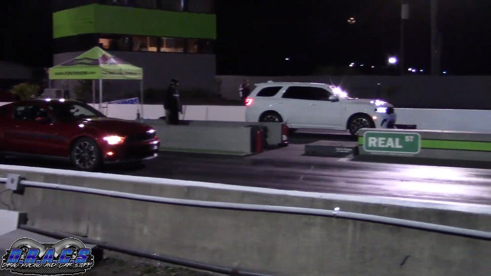 Dodge Durango SRT Hellcat drag race