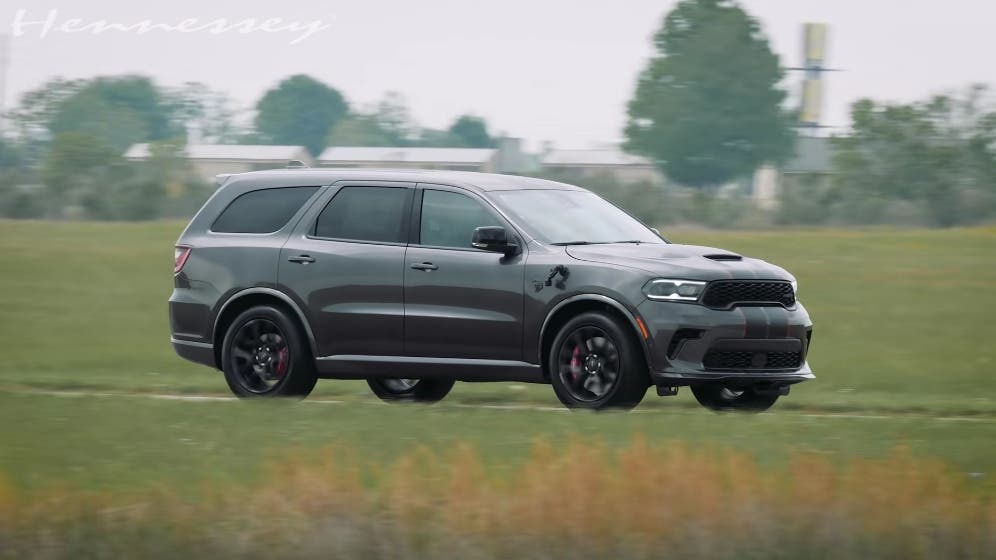 Dodge Durango SRT Hellcat vs Ford Mustang GT500 drag race