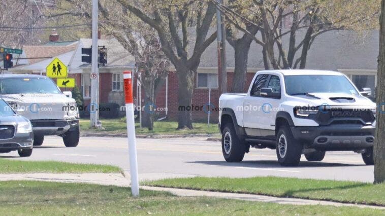 Ford Raptor R Ram 1500 TRX foto spia