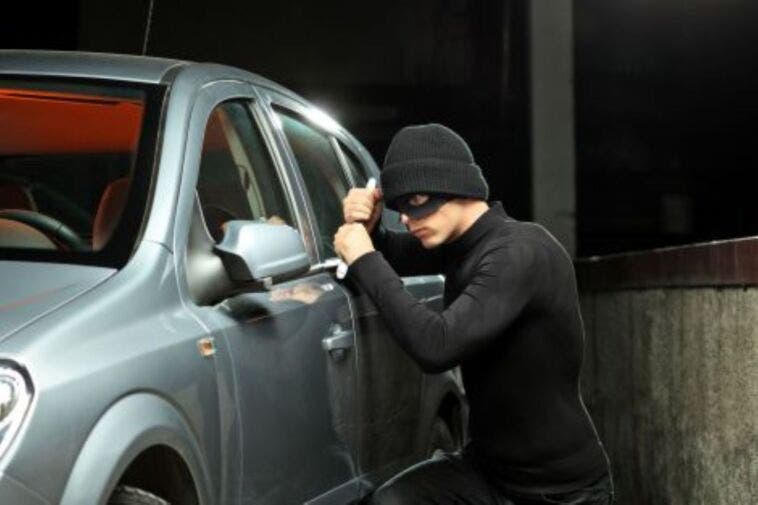 Furto nell’autolavaggio il titolare dell’attività paga la vettura