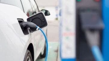 In Europa le colonnine elettriche sono poche la Corte dei conti Ue ammonisce la Commissione