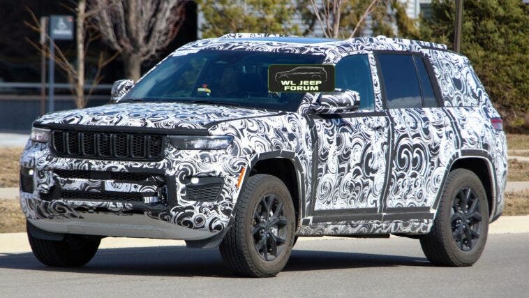 Jeep Grand Cherokee Overland 2022 foto spia