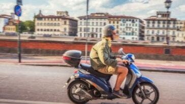 Minorenne guida il motorino ubriaco
