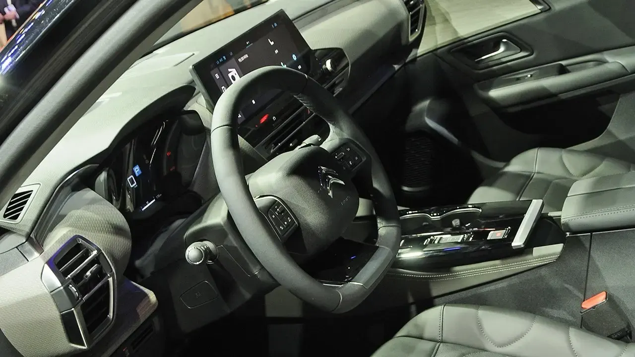 Nuova Citroën C5 X live foto