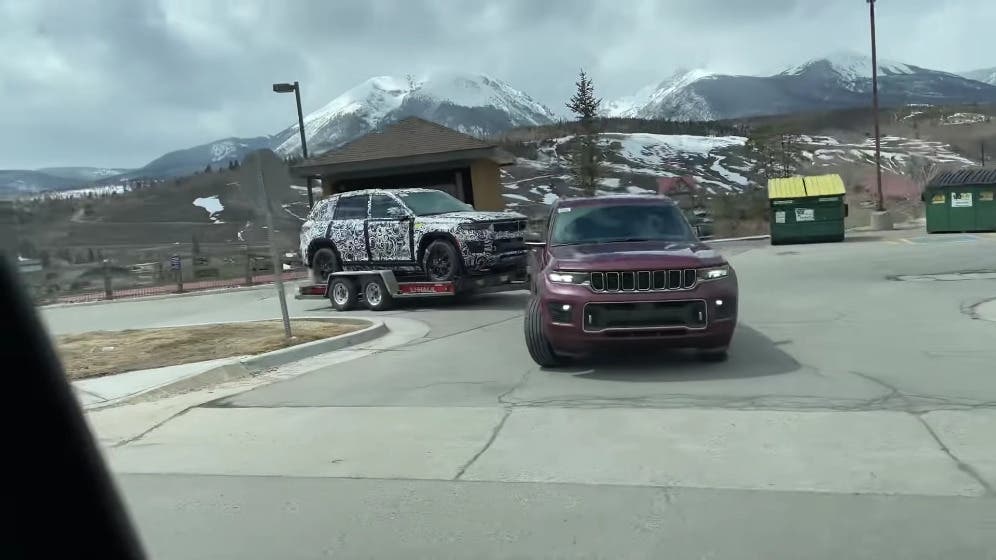 Nuova Jeep Grand Cherokee su rimorchio foto