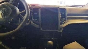 Nuovo Fiat Toro interni foto spia