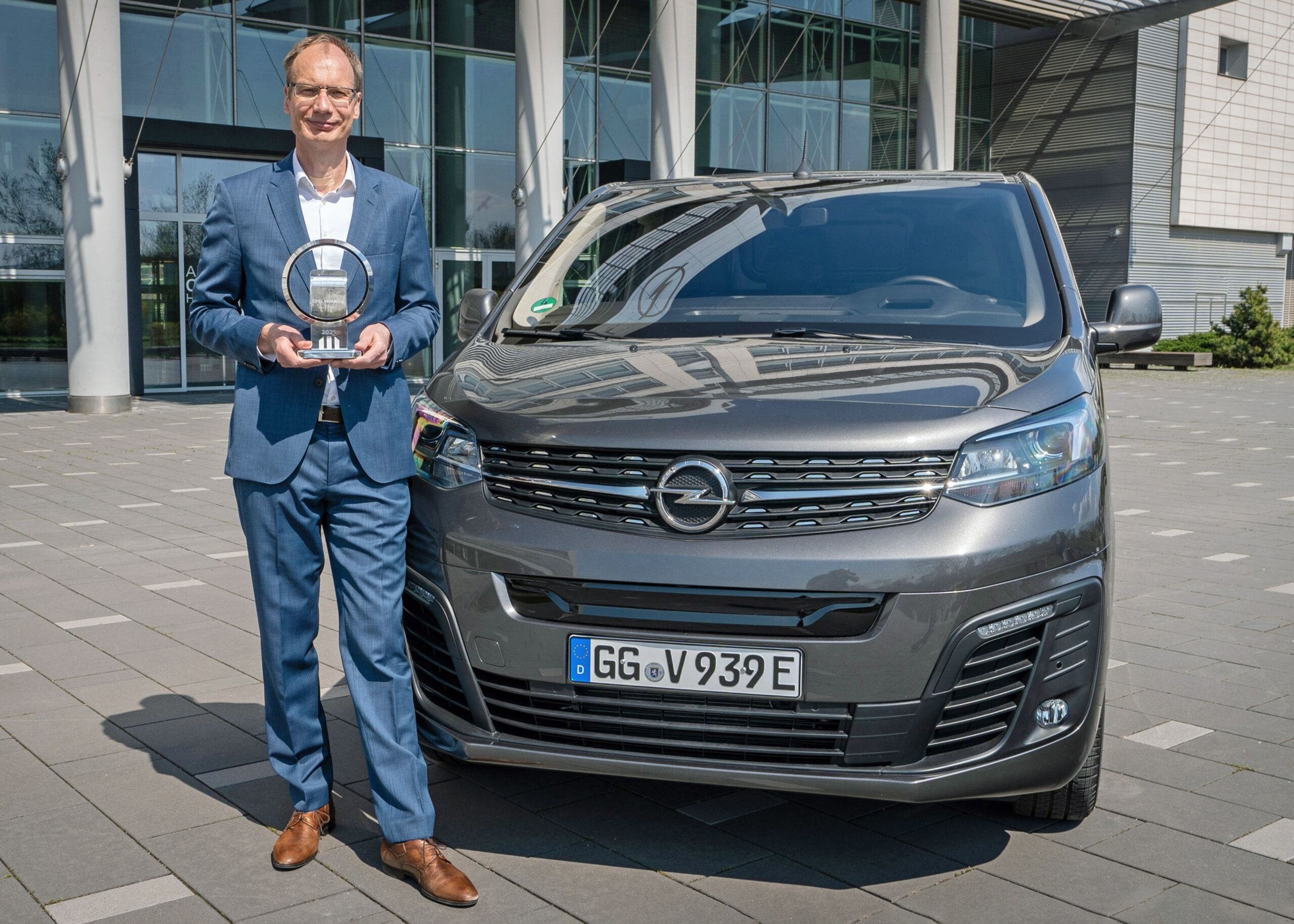 Nuovo Opel Vivaro-e International Van of The Year 2021