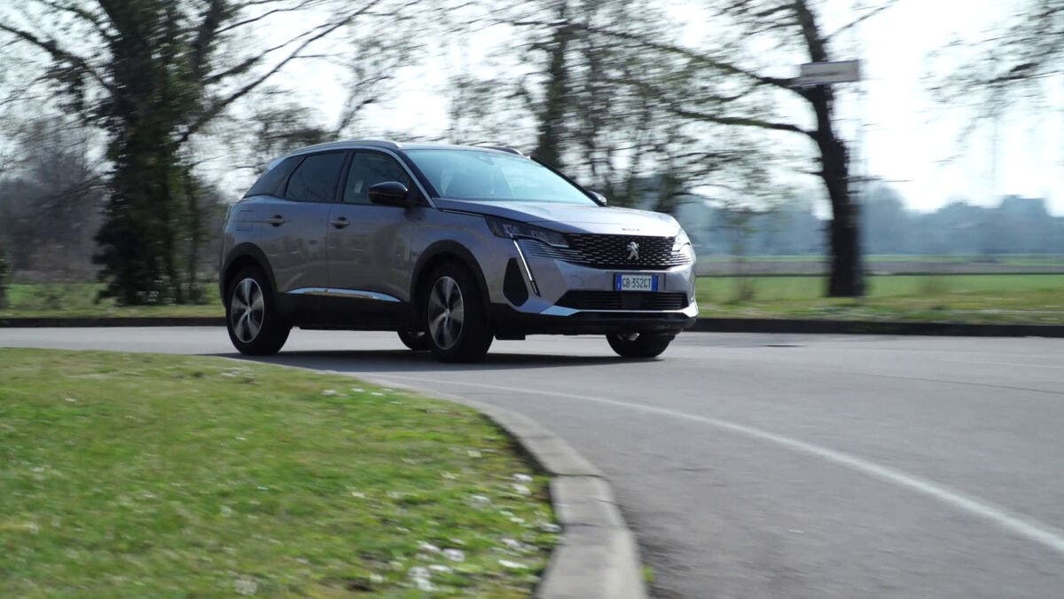 Nuovo Peugeot 3008 Hybrid tecnologia ibrida