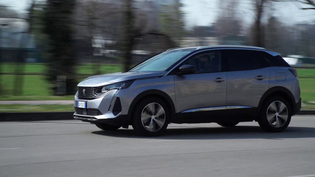 Nuovo Peugeot 3008 Hybrid tecnologia ibrida