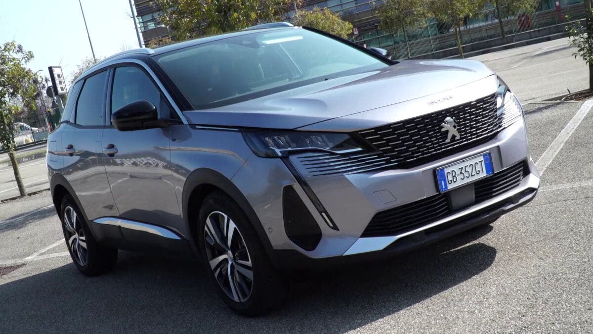 Nuovo Peugeot 3008 Hybrid tecnologia ibrida