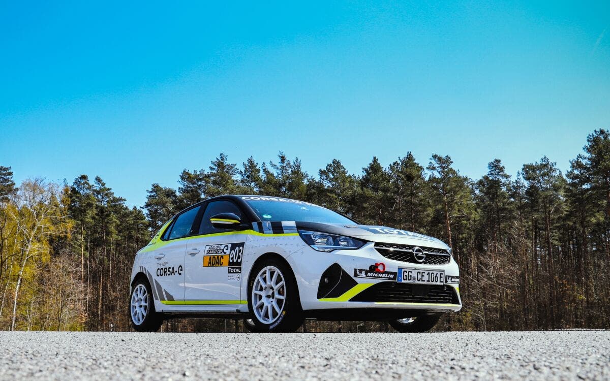 Opel Corsa-e Rally consegna clienti
