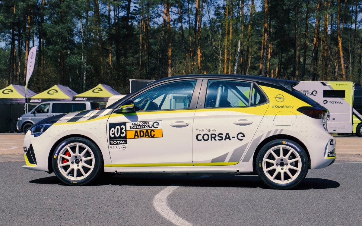 Opel Corsa-e Rally consegna clienti