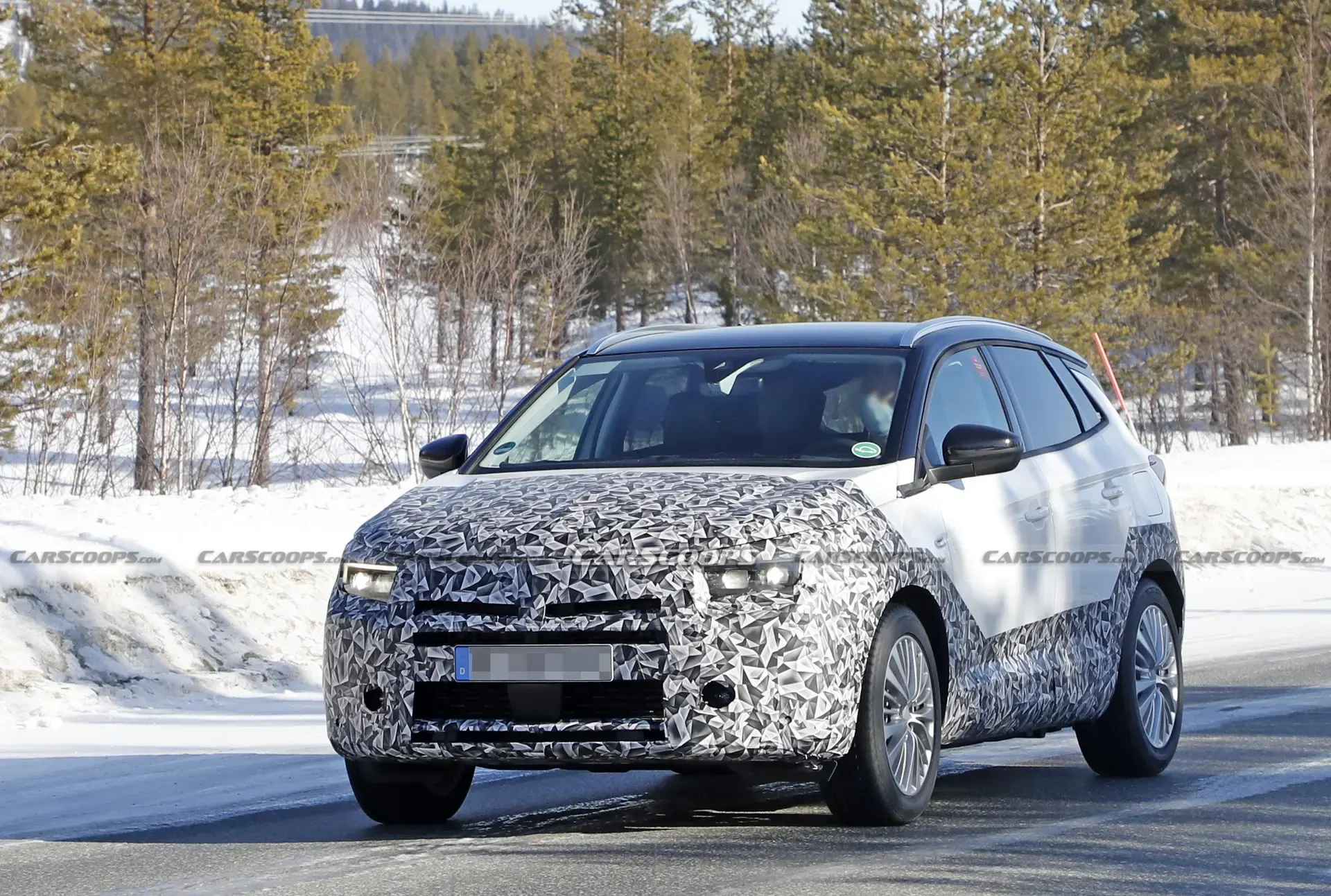 Opel Grandland 2022 ultimo prototipo foto spia