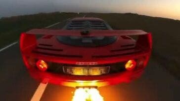 Ferrari F40 fiamme